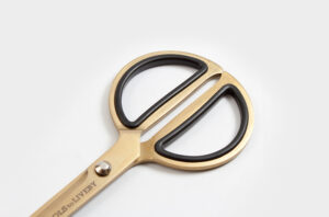 scissor 8 gold circle