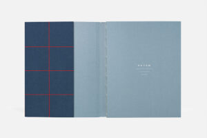 uma notebook medium dark blue inside