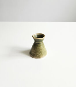 Ceramic mini vase
